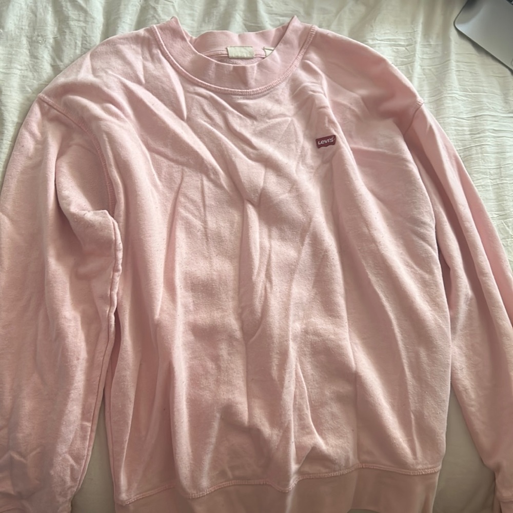 levi’s pink crewneck